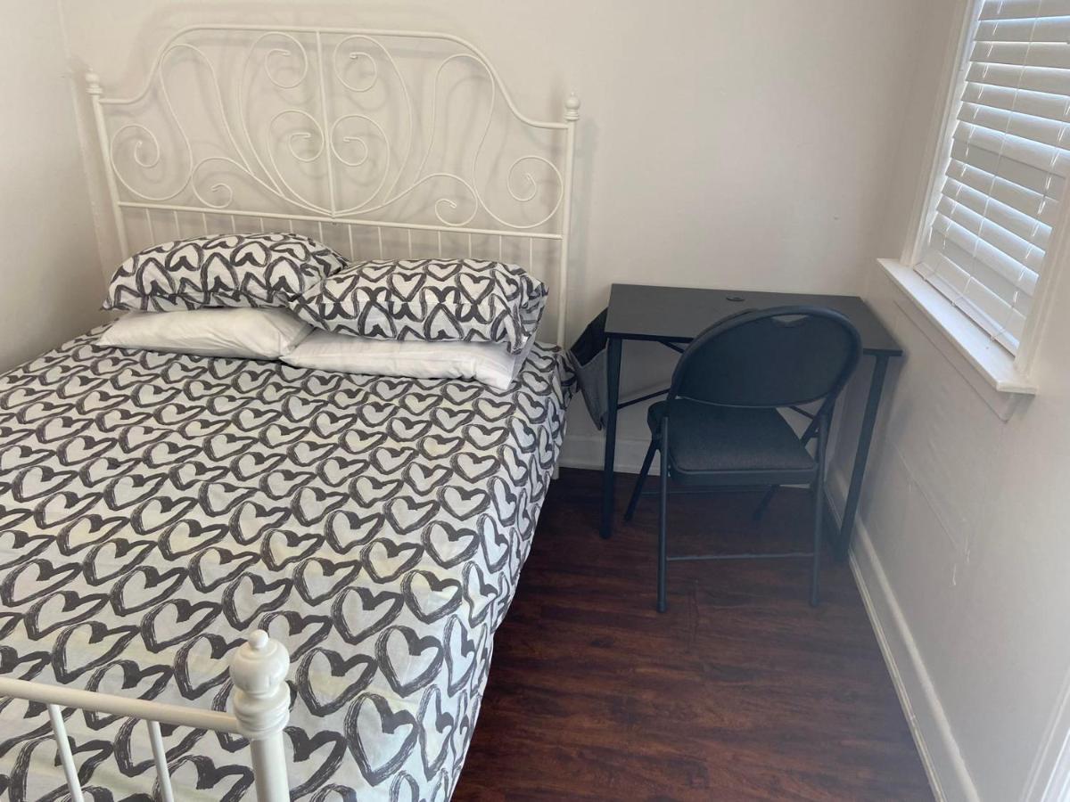 Budget Quad Room With En Suite Bathroom 36B Toronto Extérieur photo